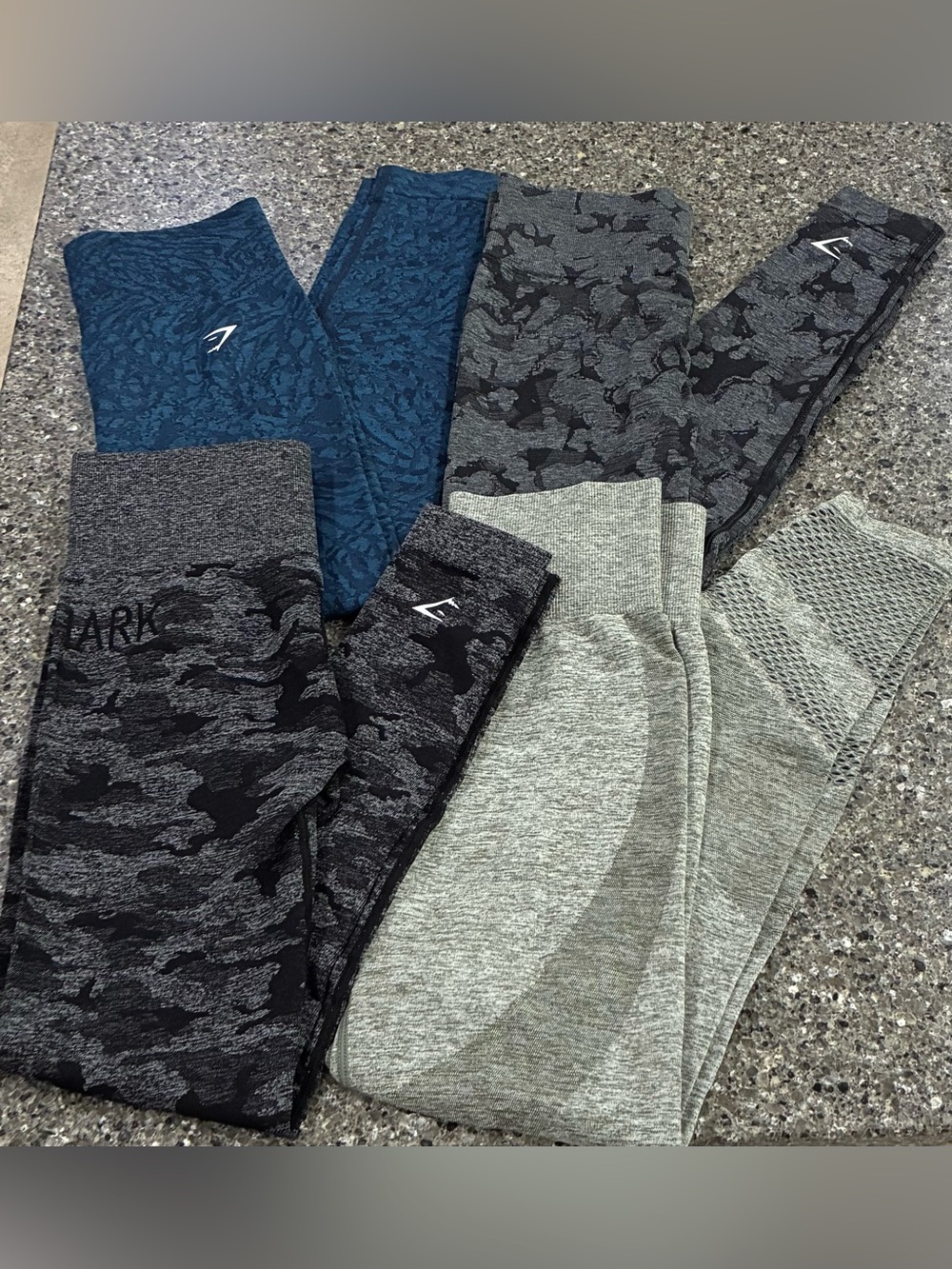 (4) pr. Womens GYMSHARK/VICTORIA’S SECRET PINK Leggings, sz Small